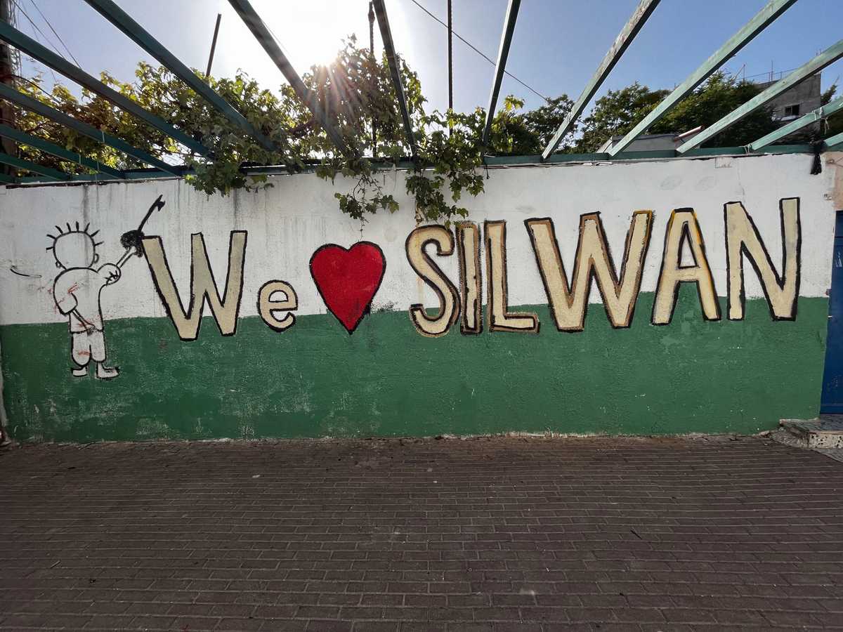 Um mural em Silwan, Jerusalém Oriental, onde as comunidades lutam contra as demolições de casas.